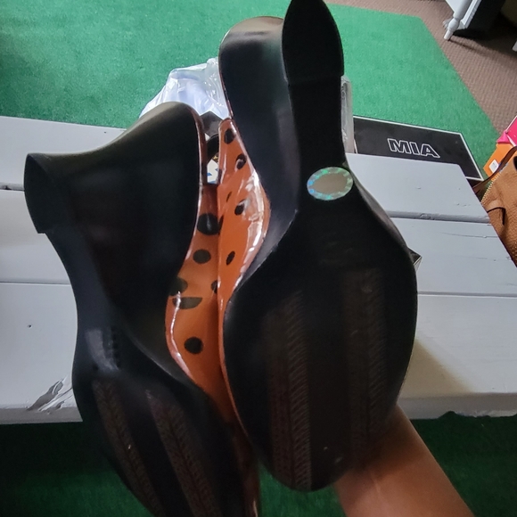 Nascar Polka Dot Wedges - Picture 4 of 5